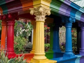 How Column In Victorian Should Be Paint In Multi Colors